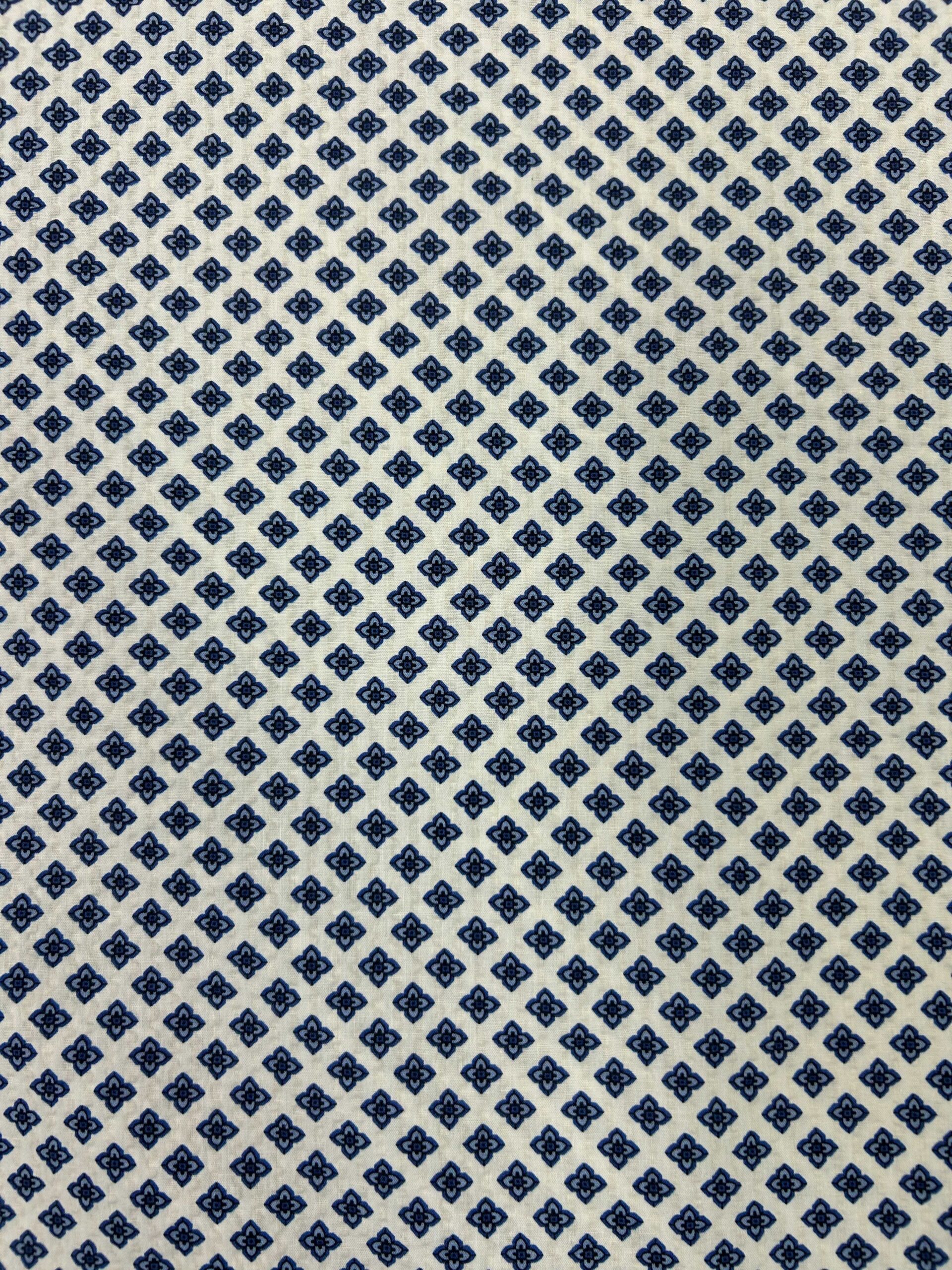 100% Cotton Seersucker White/Blue Motif